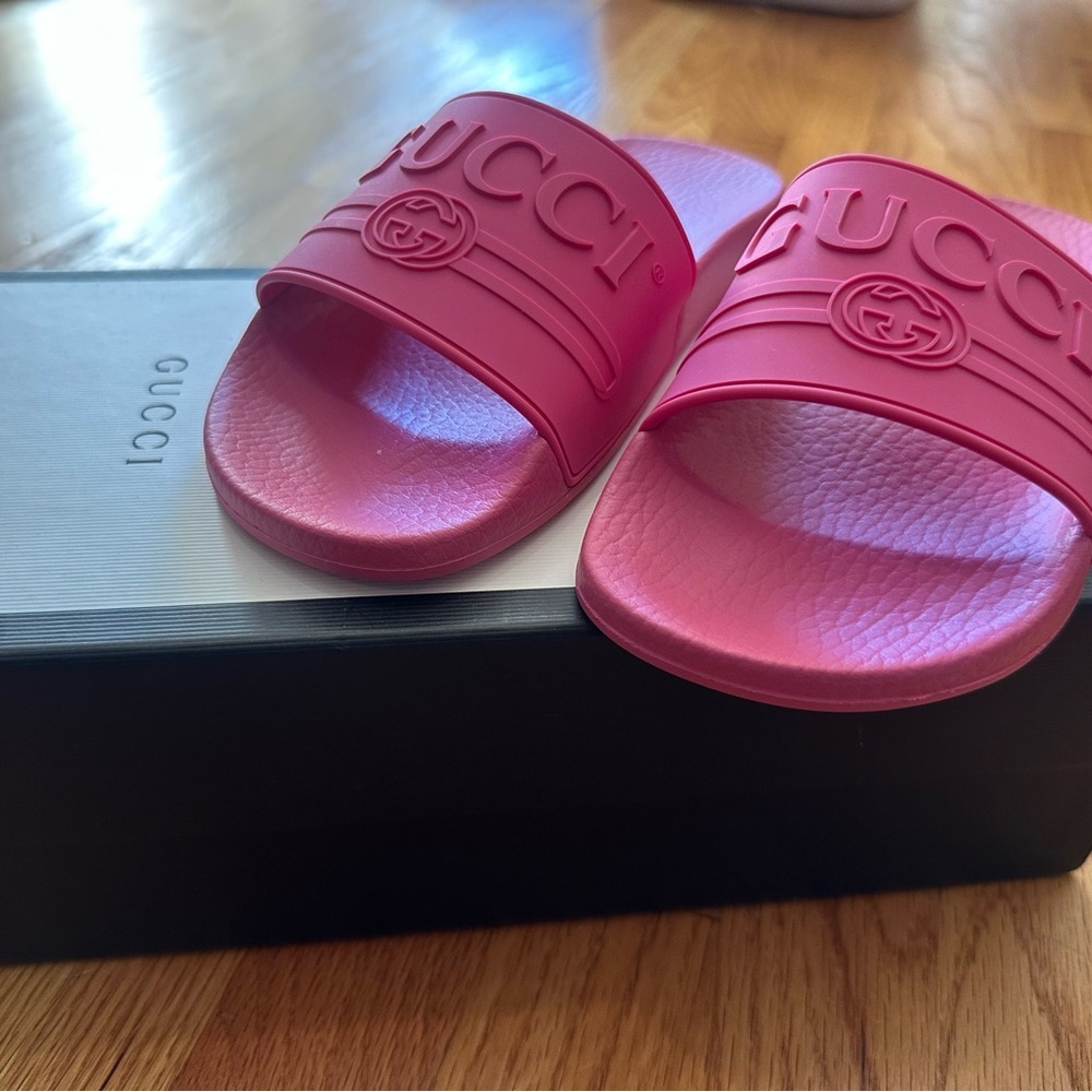 Brand New Gucci Slide - Picture 3 of 4